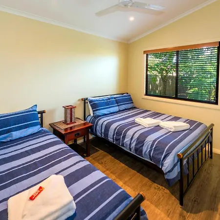 Safety Beach Bungalows Woolgoolga Exterior photo